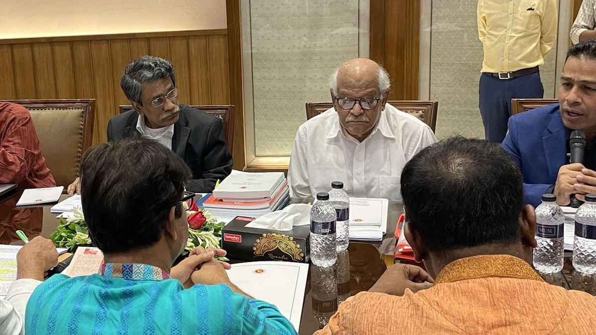 সম্মিলিত প্রচেষ্টায় রাষ্ট্র বিনির্মাণের পথ খুঁজতে হবে: আলী রীয়াজ